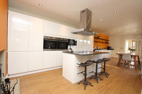 39 Bowling Green Road, Kettering, NN15 7QN
