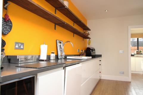 39 Bowling Green Road, Kettering, NN15 7QN