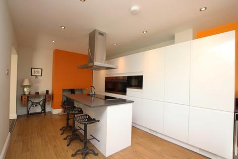 39 Bowling Green Road, Kettering, NN15 7QN