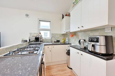 3 bedroom flat to rent, Alexandra Road, Wimbledon, London, SW19