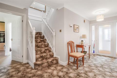 14 Gloster Drive, Kenilworth, CV8 2TU