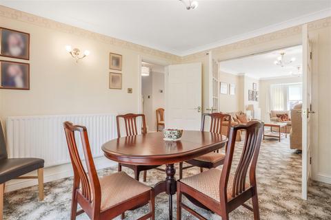 14 Gloster Drive, Kenilworth, CV8 2TU