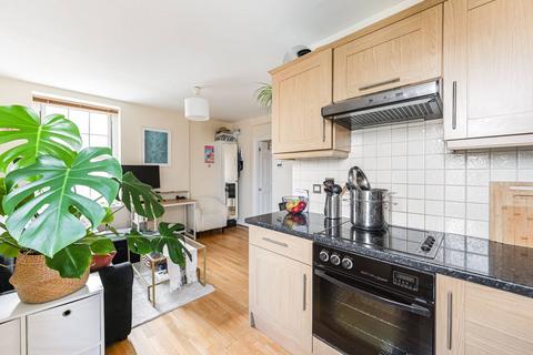 1 bedroom flat for sale, Ebury Bridge Road, Victoria, London, SW1W