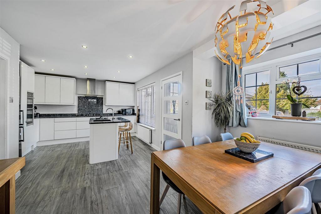 Kitchen dining room