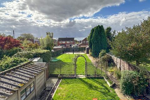 3 bedroom semi-detached house for sale, Valley Prospect, Newark NG24