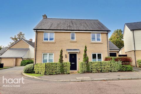 4 bedroom detached house for sale, James Huxley Avenue, Maidstone