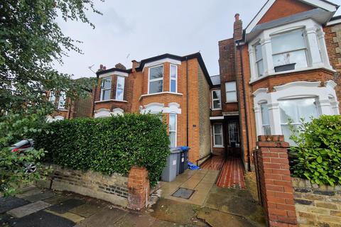 2 bedroom flat to rent, Holland Road, Kensal Rise Borders