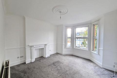 2 bedroom flat to rent, Holland Road, Kensal Rise Borders