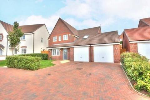 5 bedroom detached house for sale, Lambourne Close, Evesham