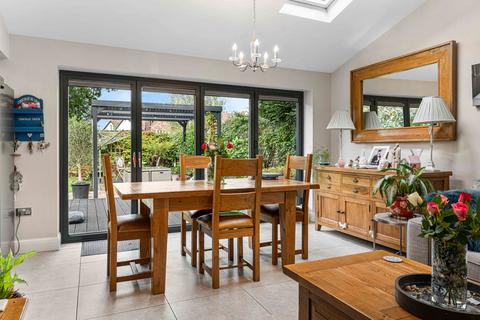 5 bedroom detached house for sale, Tudor Close, Brentwood CM15