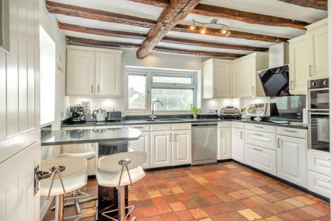 4 bedroom equestrian property for sale, Broad Street, Guildford GU3