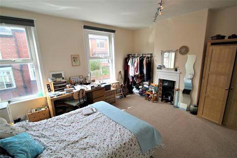 4 bedroom terraced house to rent, Wilton Grove, Meanwood, Leeds, LS6 4ES