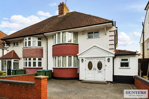 3 bedroom semi-detached house for sale, Canberra Road, London