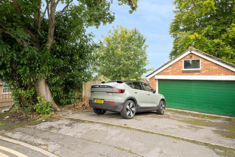 19 Mountside, Guildford, GU2 4JD
