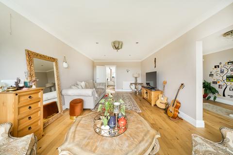19 Mountside, Guildford, GU2 4JD