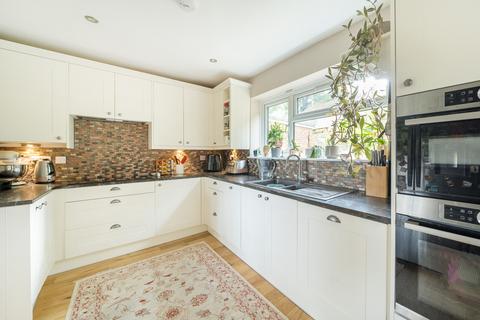 19 Mountside, Guildford, GU2 4JD