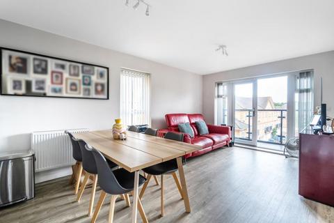 2 bedroom flat for sale, Bracknell,  Berkshire,  RG12