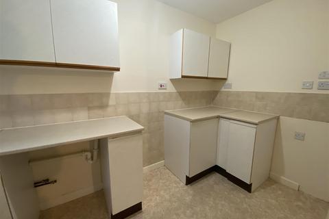 2 bedroom flat to rent, Trevarthian Road, St Austell, PL25