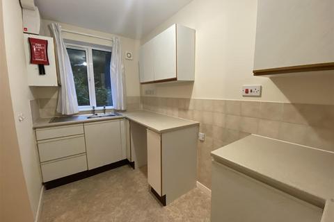 2 bedroom flat to rent, Trevarthian Road, St Austell, PL25