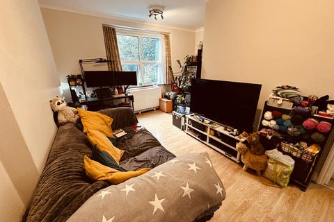 1 bedroom flat to rent, Queens Avenue, London N10