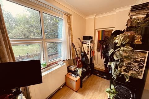 1 bedroom flat to rent, Queens Avenue, London N10