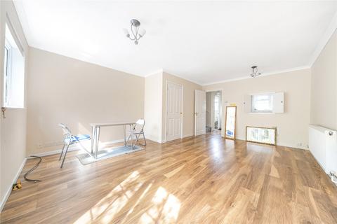 5 bedroom end of terrace house to rent, Middle Close, Surrey KT17