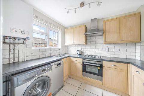 5 bedroom end of terrace house to rent, Middle Close, Surrey KT17