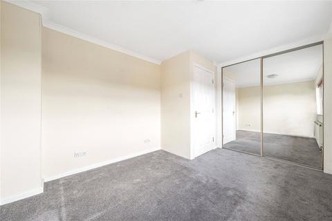 5 bedroom end of terrace house to rent, Middle Close, Surrey KT17