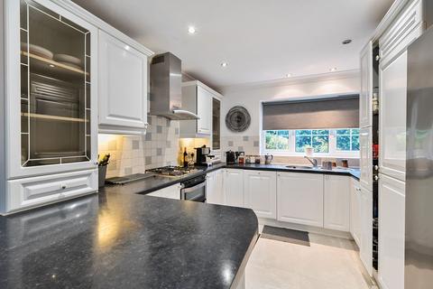 17 Fulford Road, Caterham, CR3 5SQ
