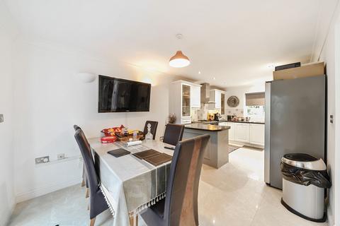 17 Fulford Road, Caterham, CR3 5SQ