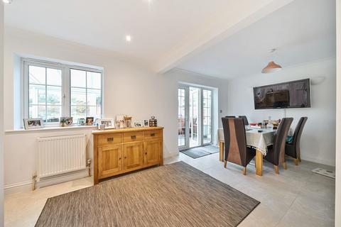 17 Fulford Road, Caterham, CR3 5SQ
