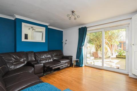 1 Bull Lane, Wombourne, Wolverhampton, WV5 9DB