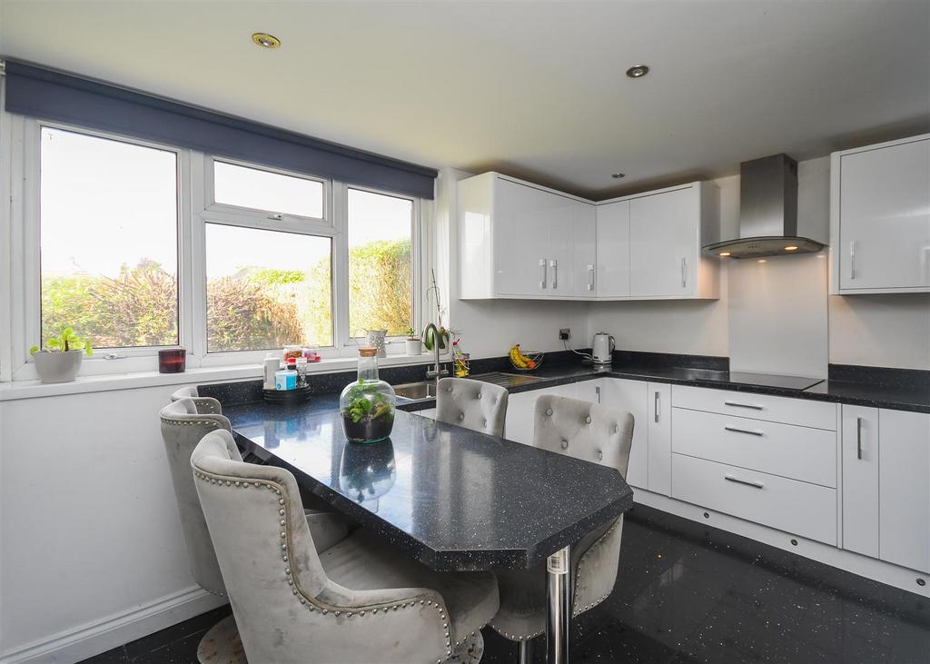 1 Bull Lane - Breakfast Kitchen (2).jpg