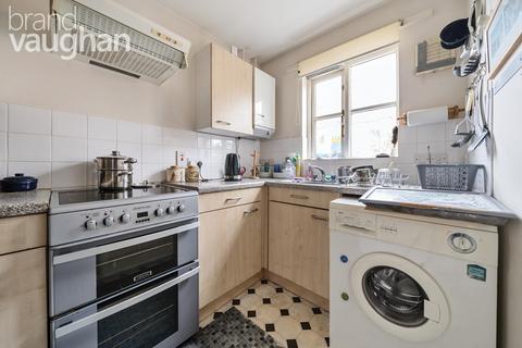 2 bedroom terraced house to rent, The Graperies, Brighton, BN2