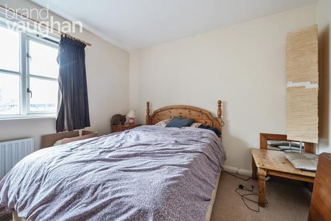 2 bedroom terraced house to rent, The Graperies, Brighton, BN2