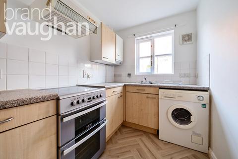 2 bedroom terraced house to rent, The Graperies, Brighton, BN2