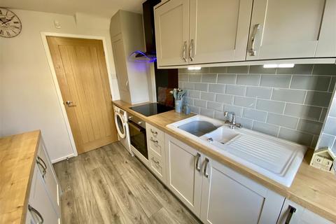 3 bedroom detached house for sale, Westfields Road, Mirfield