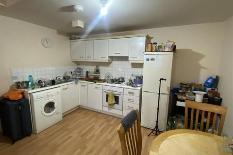 2 bedroom flat to rent, Sydney Court, Stretford M32