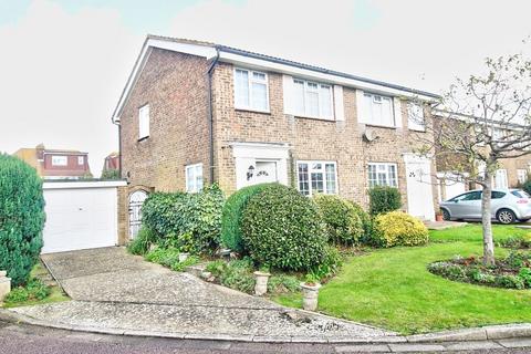 1 Brookmead Close, Eastbourne, BN22 8UX
