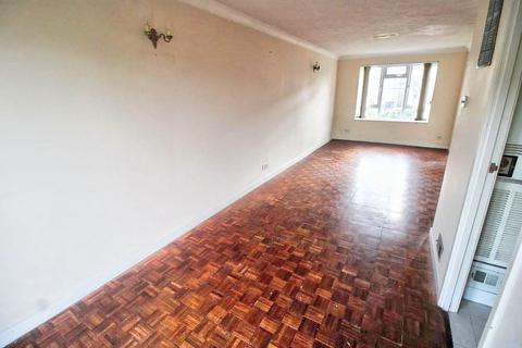 1 Brookmead Close, Eastbourne, BN22 8UX