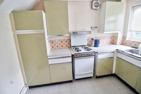 1 Brookmead Close, Eastbourne, BN22 8UX