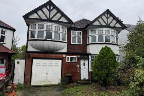 4 bedroom detached house for sale, RUISLIP HA4