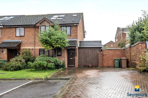 4 bedroom semi-detached house for sale, Hollow Close, Surrey GU2