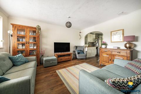 9 Hollow Close, Guildford, GU2 7JJ
