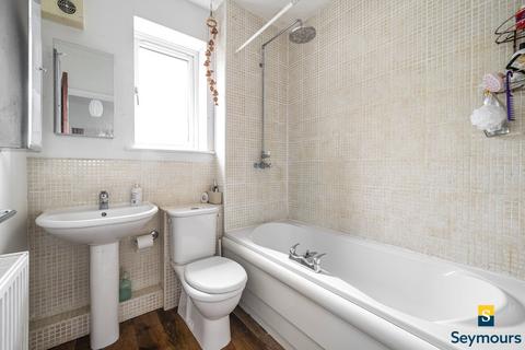 9 Hollow Close, Guildford, GU2 7JJ