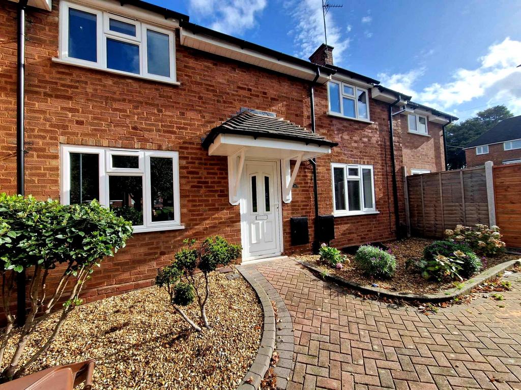 Attlee Crescent, Rugeley- 2 bedroom 1st floor apa