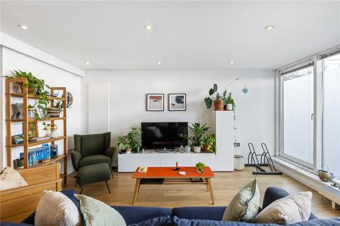 2 bedroom ground floor flat for sale, Bacon Street, London, E2