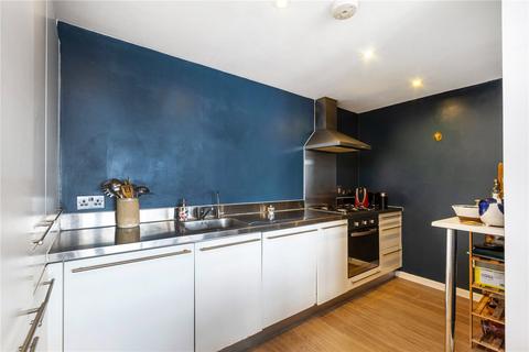 2 bedroom ground floor flat for sale, Bacon Street, London, E2