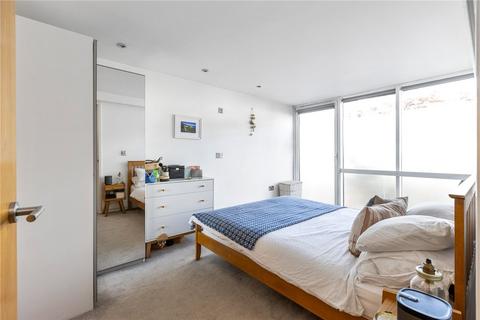 2 bedroom ground floor flat for sale, Bacon Street, London, E2