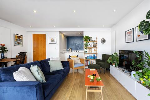 2 bedroom ground floor flat for sale, Bacon Street, London, E2